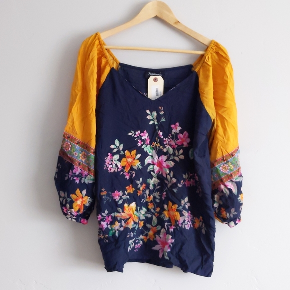 🆕🌿SUNDANCE CATALOG FLORAL TOP🌿 - Picture 6 of 10